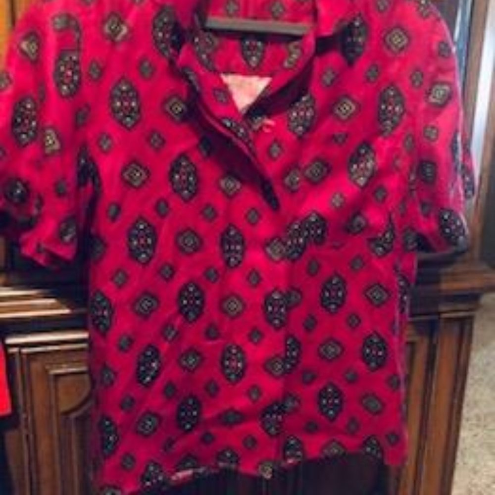 TRENDY: VINTAGE Red Paisley Button Down Shirt